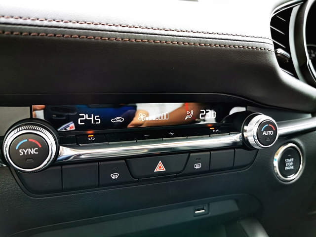 รูปภาพ มาสด้า Mazda 3 2.0 C Sedan 2019 ปี 2019