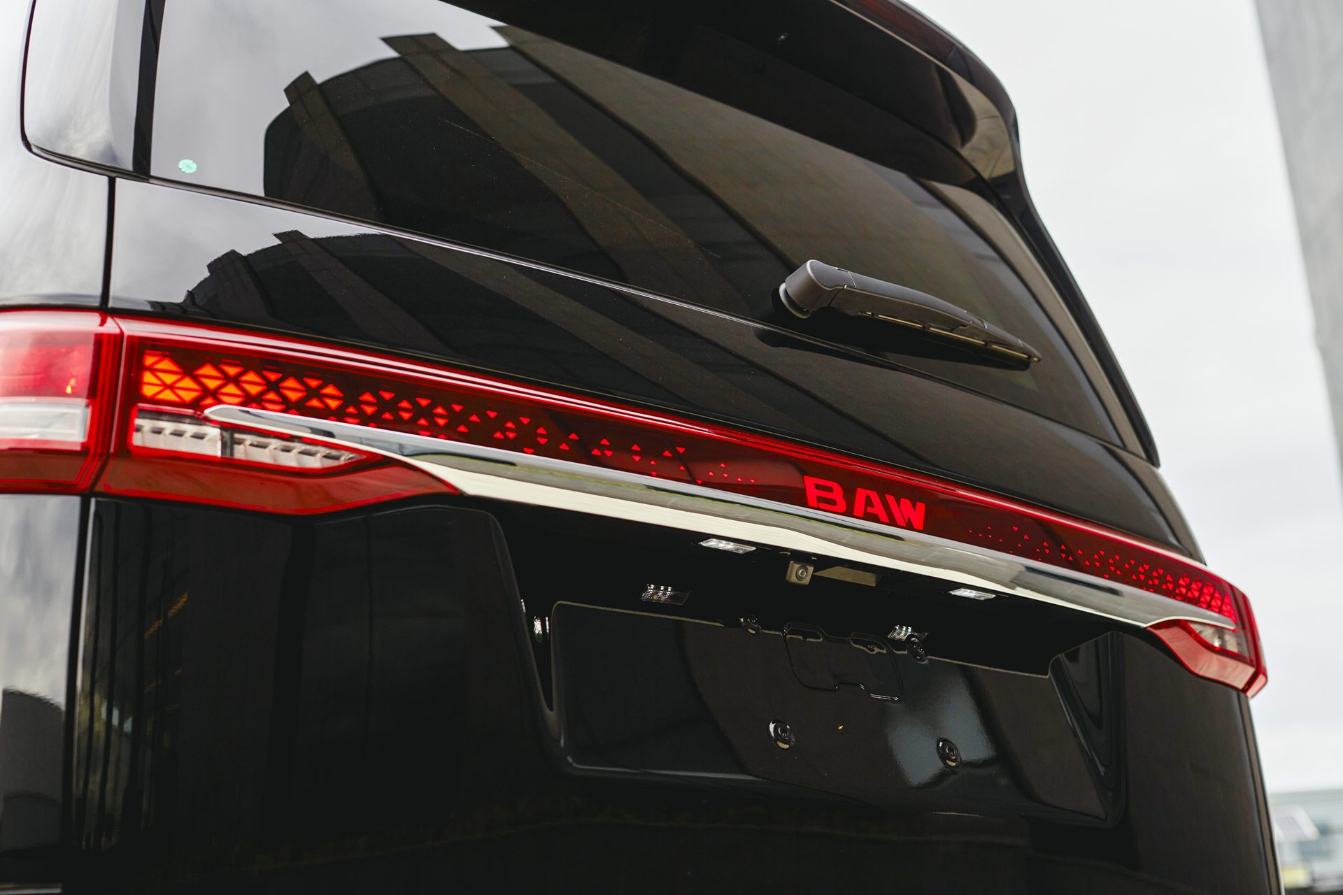 รูปภาพ ปักกิ่ง ออโตโมบิล เวิร์ค BAW M8 Standard ปี 2026