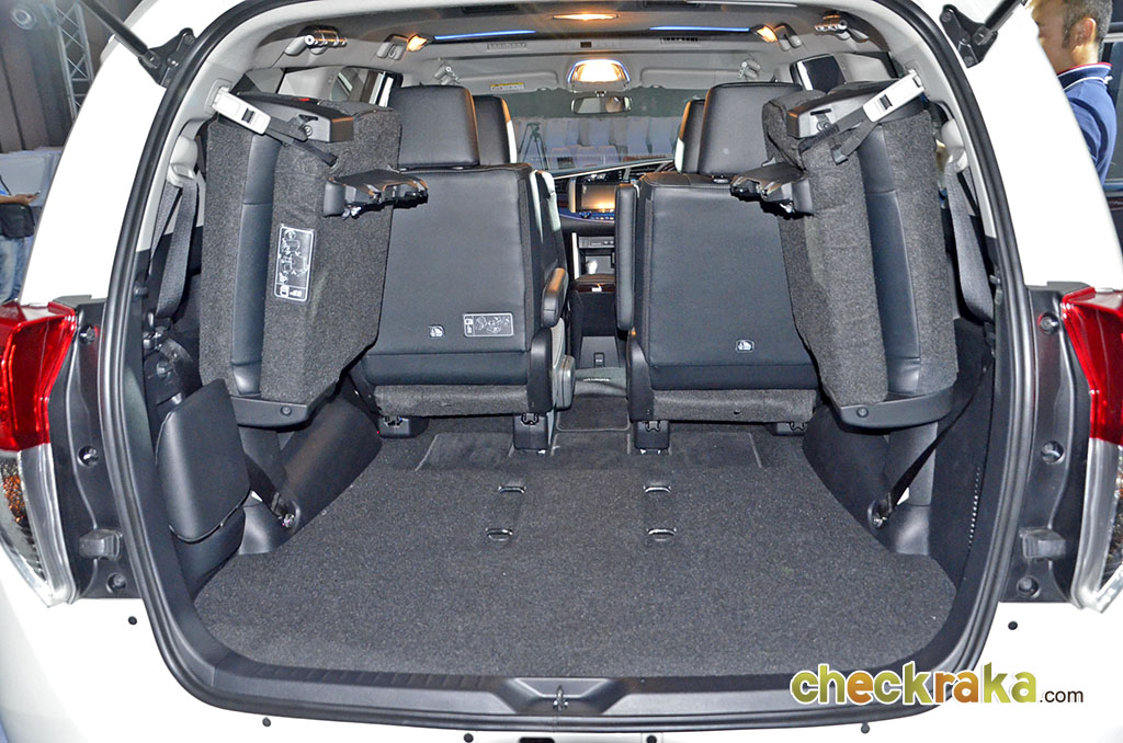 รูปภาพ โตโยต้า Toyota Innova Crysta 2.8 V A/T ปี 2016