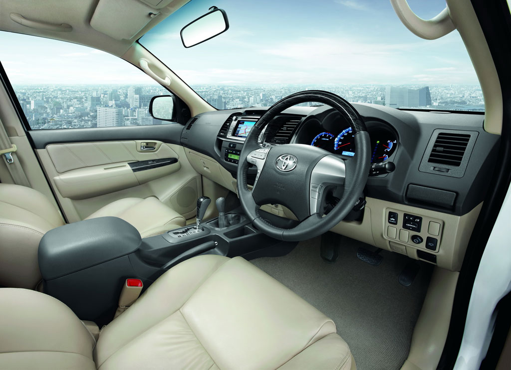 รูปภาพ โตโยต้า Toyota Fortuner 2.5 G A/T ปี 2012