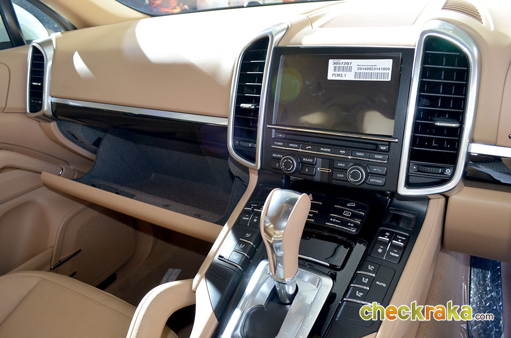 รูปภาพ ปอร์เช่ Porsche Cayenne Turbo S E-Hybrid ปี 2014