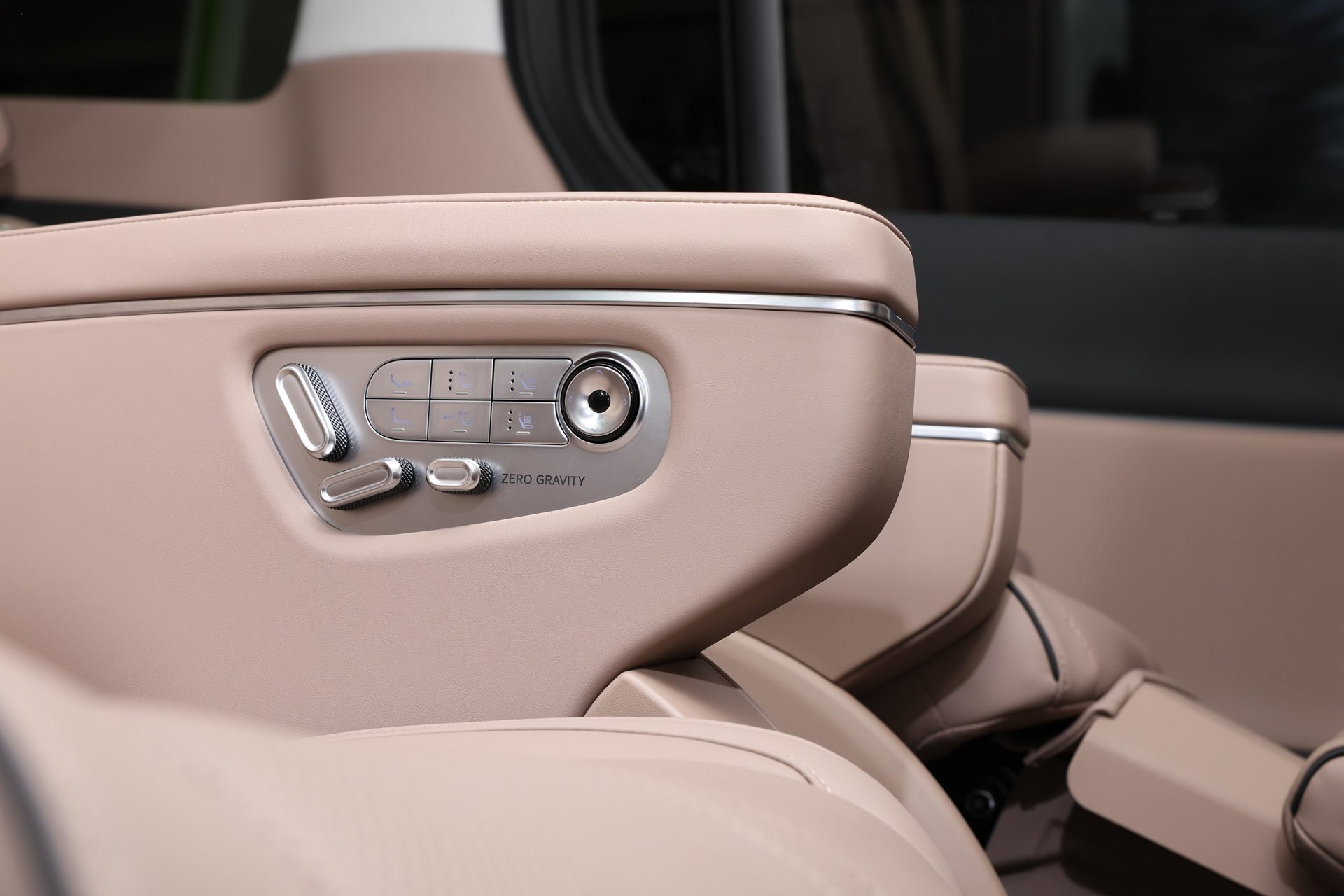 รูปภาพ เอ็กซ์เผิง Xpeng X9 Executive ปี 2025