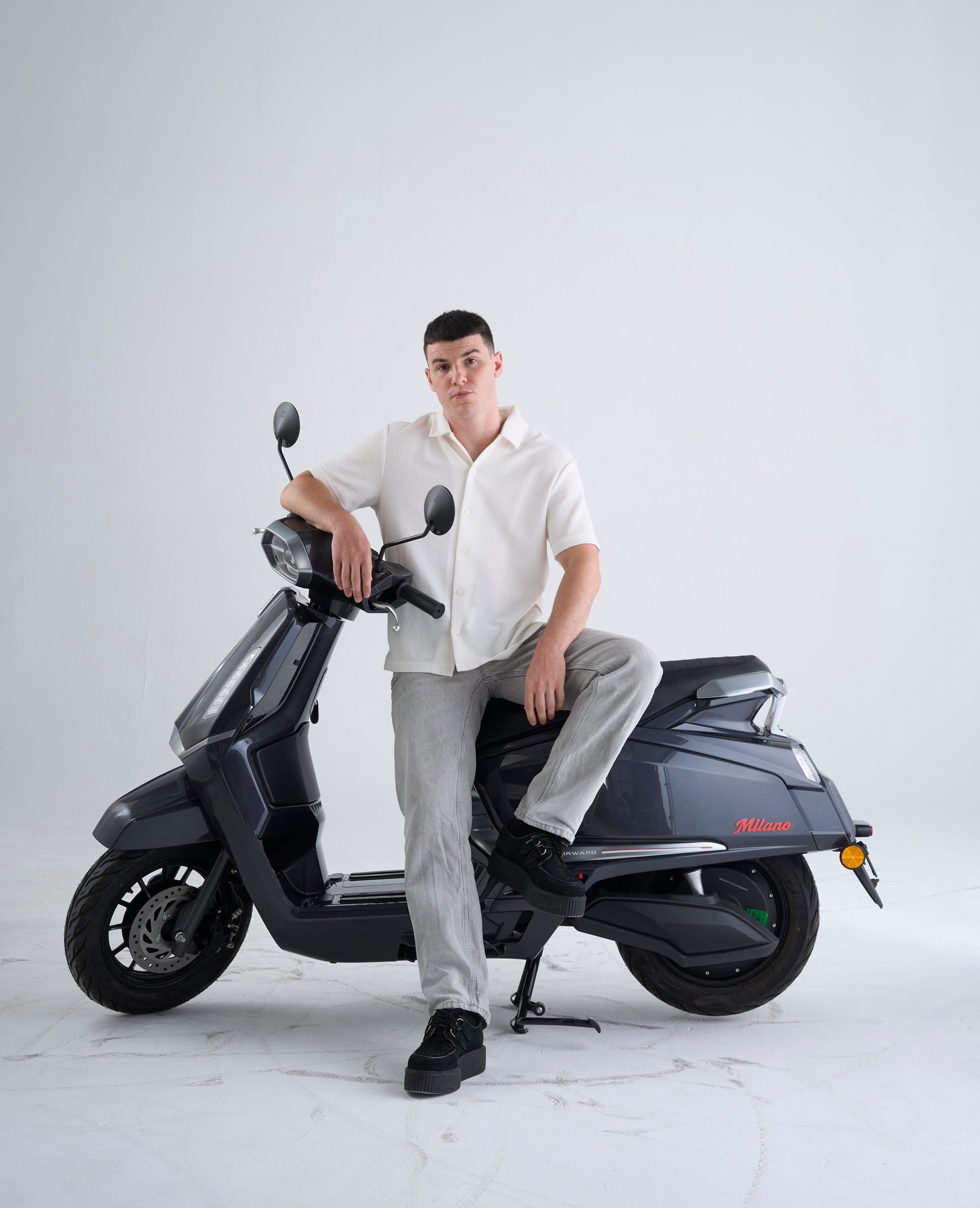 รูปภาพ อีเอ็ม EM Milano (Standard) ปี 2025