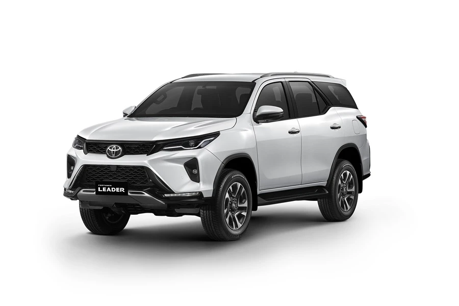 รูปภาพ โตโยต้า Toyota Fortuner 2.4 Leader V AT ปี 2022