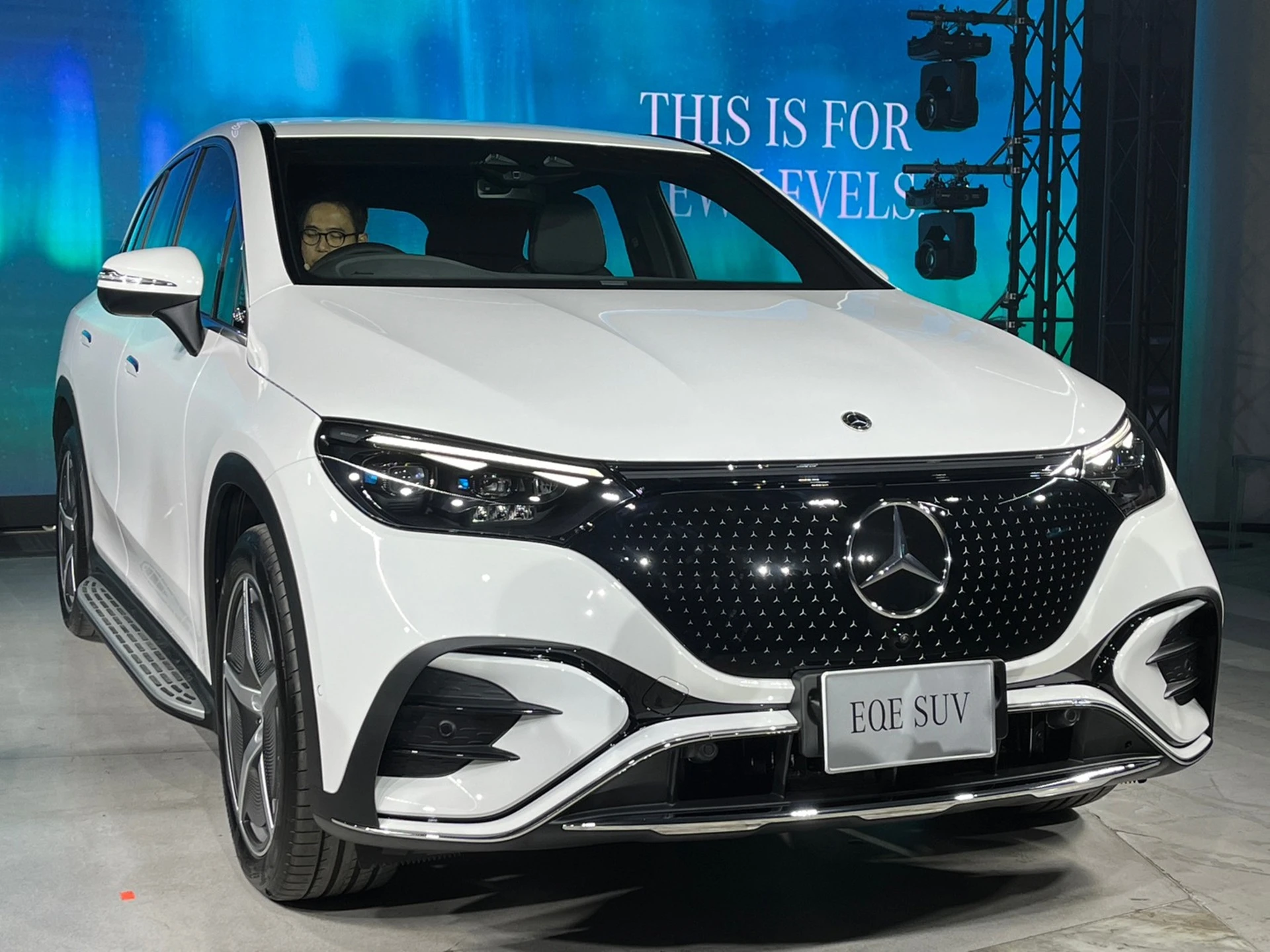 รูปภาพ เมอร์เซเดส-เบนซ์ Mercedes-benz EQ EQE 350 4MATIC SUV Electric Art ปี 2023